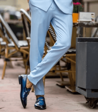Cómo Elegir el Traje Azul a Medida Perfecto en 2025: Elegancia y Modernidad para Hombres